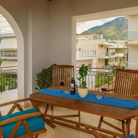 Apartment Thano's Stylish Flat Just 150m To The Farai