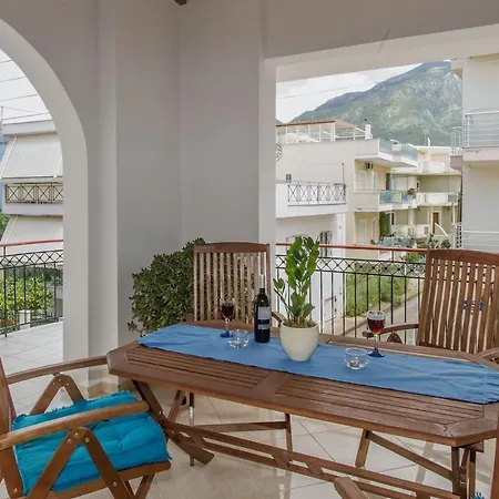 Thano's Stylish Flat Just 150m To The Apartment Farai
