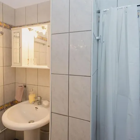 Apartment Thano's Stylish Flat Just 150m To The *