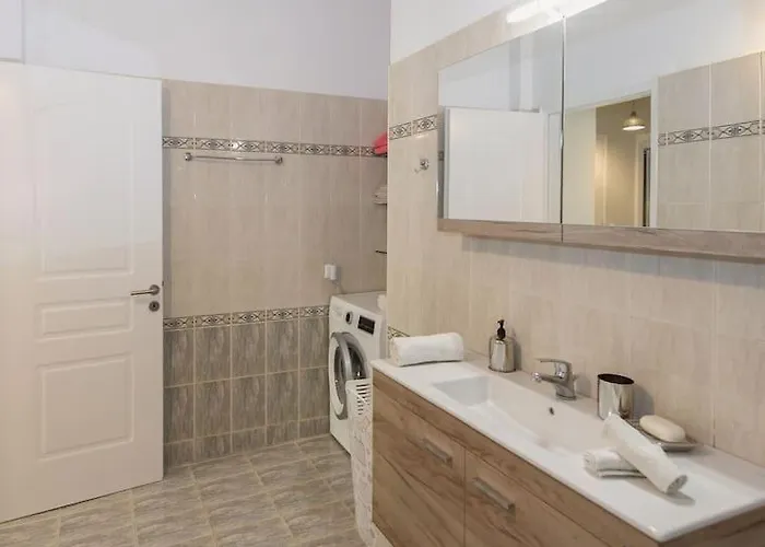 公寓 Thano's Stylish Flat Just 150m To The Faraí