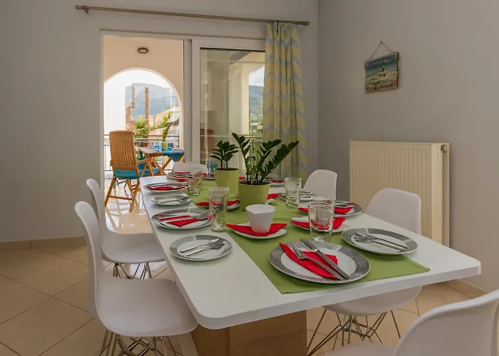 Thano's Stylish Flat Just 150m To The * Faraí