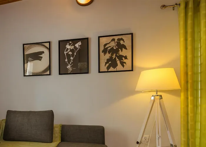 Thano's Stylish Flat Just 150m To The