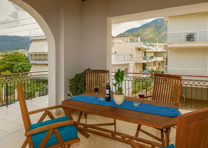 Apartman Thano's Stylish Flat Just 150m To The Faraí