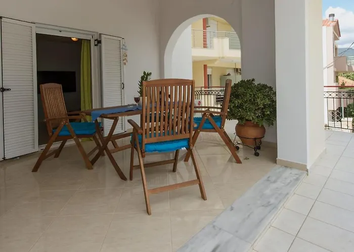 Thano's Stylish Flat Just 150m To The 公寓 Faraí