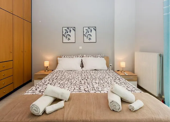 Thano's Stylish Flat Just 150m To The Apartman