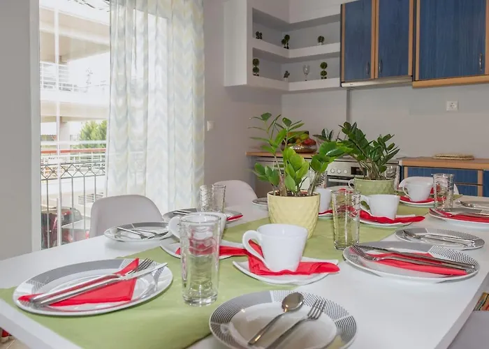 Thano's Stylish Flat Just 150m To The *