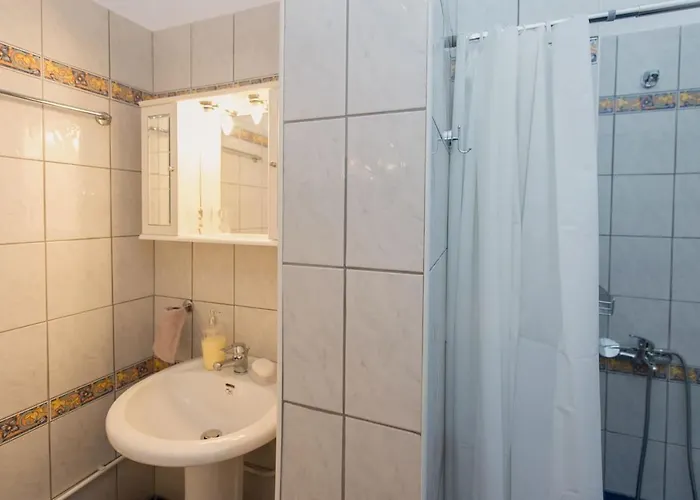 Apartman Thano's Stylish Flat Just 150m To The *